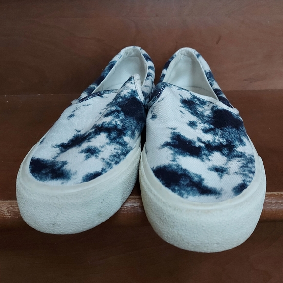 Madewell Sidewalk Slip-On Sneakers in Tie-Dyed Recycled Canvas - Picture 8 of 9